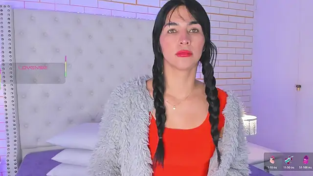 Emilly wilson  online show from October 27, 1:04 pm