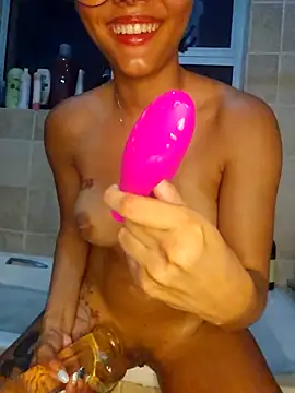 Snapshot of Cherry_kat chatting on September 18, 7:27 pm Cherry kat online show from September 18, 7:27 pm