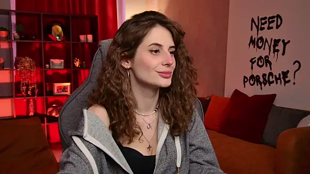 Snapshot of OliviaMcClean chatting on June 2, 3:19 am OliviaMcClean online show from June 2, 3:19 am