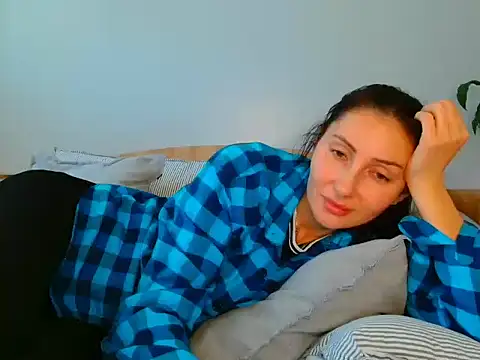 Snapshot of Irina9793 chatting on May 4, 10:22 am Irina9793 online show from May 4, 10:22 am
