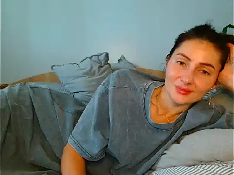 Snapshot of Irina9793 chatting on May 20, 9:37 am Irina9793 online show from May 20, 9:37 am
