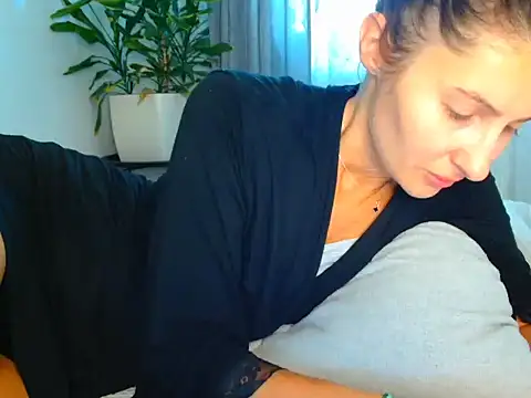 Snapshot of Irina9793 chatting on July 14, 5:01 am Irina9793 online show from July 14, 5:01 am
