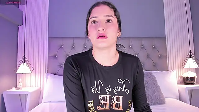 Snapshot of ValeriMilton chatting on March 22, 11:42 am ValeriMilton online show from March 22, 11:42 am