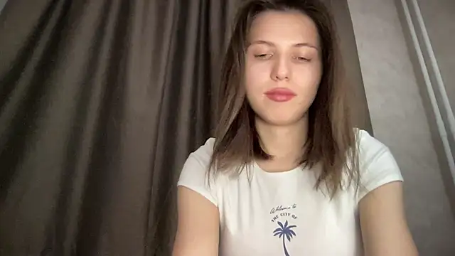 Snapshot of YourrAngelllll chatting on March 13, 7:39 pm YourrAngelllll online show from March 13, 7:39 pm