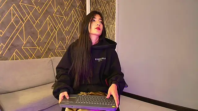 Tahara Romanov online show from March 12, 6:22 pm