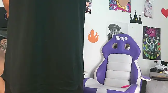 Snapshot of aron_love_maya chatting on March 6, 1:05 am aron love maya online show from March 6, 1:05 am