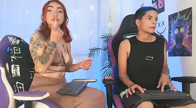 Snapshot of aron_love_maya chatting on March 23, 2:59 am aron love maya online show from March 23, 2:59 am