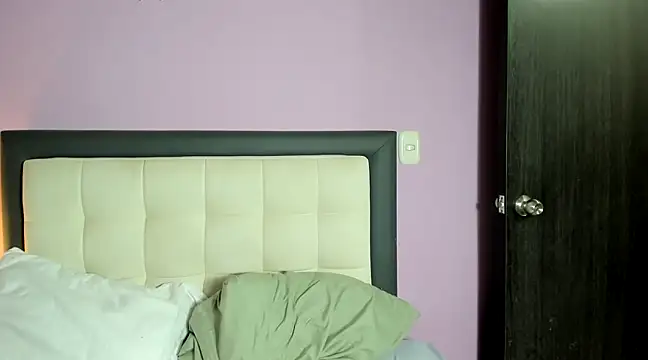 Snapshot of Rachellkurth chatting on March 13, 11:05 pm Rachellkurth online show from March 13, 11:05 pm