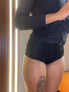 PinkyMoon online show from November 24, 4:56 am