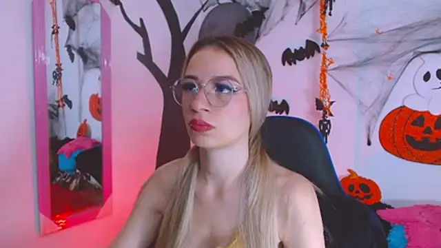 hannah 026 online show from October 28, 10:41 am