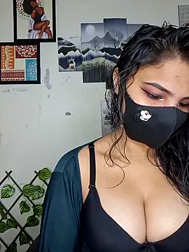 Snapshot of Noor-Bold chatting on February 11, 2:05 am Noor-Bold online show from February 11, 2:05 am