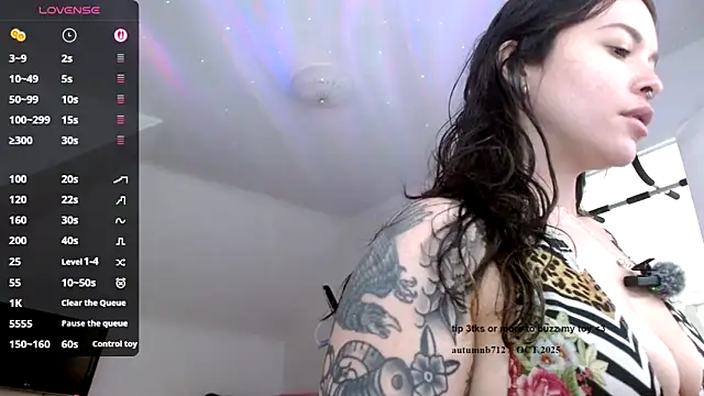 Snapshot of autumnb712 chatting on October 3, 2:36 pm autumnb712 online show from October 3, 2:36 pm