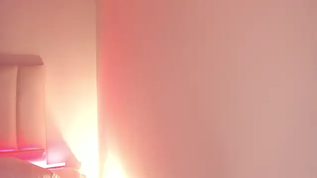 Snapshot of Hannahx__ chatting on March 6, 10:45 am Hannahx online show from March 6, 10:45 am