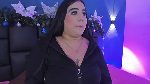 DANESKA HILLER online show from December 19, 7:43 pm