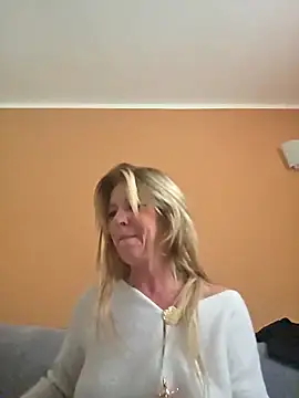 Melody73 online show from November 10, 10:25 am