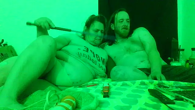 Snapshot of SpnzTnT chatting on March 14, 4:18 am SpnzTnT online show from March 14, 4:18 am