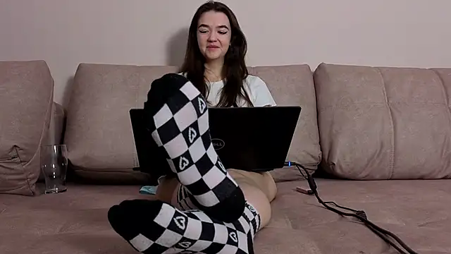 Snapshot of imyourdreams chatting on May 15, 11:34 pm imyourdreams online show from May 15, 11:34 pm
