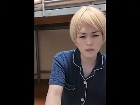 Snapshot of mgnhiroyuki chatting on June 21, 2:03 am mgnhiroyuki online show from June 21, 2:03 am