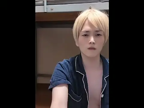 Snapshot of mgnhiroyuki chatting on July 6, 11:40 am mgnhiroyuki online show from July 6, 11:40 am