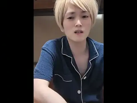 Snapshot of mgnhiroyuki chatting on July 19, 8:18 am mgnhiroyuki online show from July 19, 8:18 am