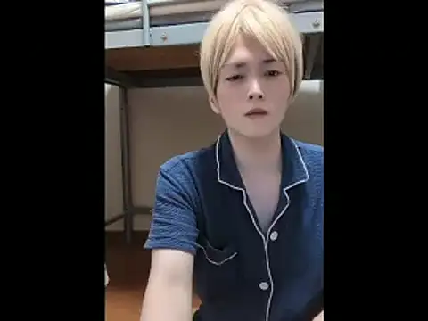 Snapshot of mgnhiroyuki chatting on July 31, 7:35 pm mgnhiroyuki online show from July 31, 7:35 pm