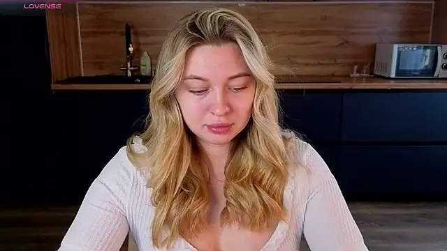 christie luv online show from March 9, 8:07 am