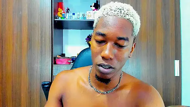 Snapshot of Dreamastercum_ chatting on October 12, 1:21 pm Dreamastercum online show from October 12, 1:21 pm