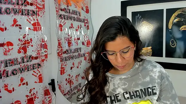 Snapshot of emilyy_cooperr chatting on October 23, 12:04 pm emilyy cooperr online show from October 23, 12:04 pm