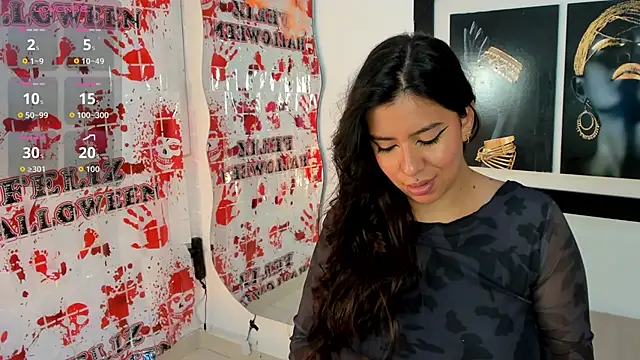 Snapshot of emilyy_cooperr chatting on October 30, 12:17 pm emilyy cooperr online show from October 30, 12:17 pm