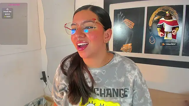 Snapshot of emilyy_cooperr chatting on November 26, 12:17 pm emilyy cooperr online show from November 26, 12:17 pm