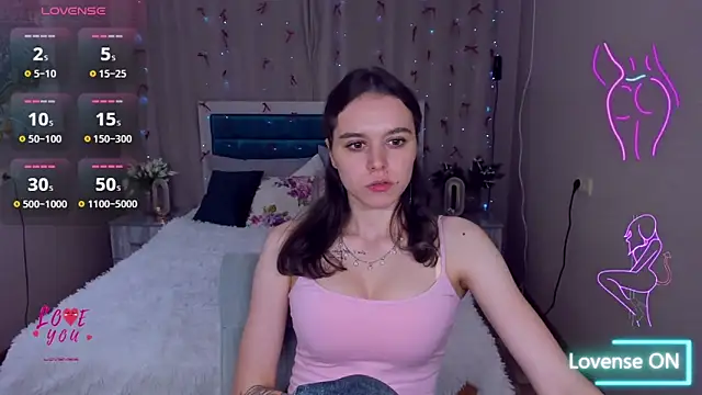 Snapshot of EmelyMason chatting on June 4, 5:57 am EmelyMason online show from June 4, 5:57 am