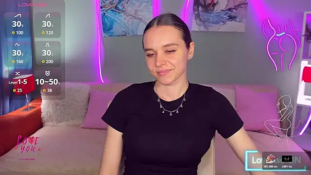 Snapshot of EmelyMason chatting on June 7, 9:46 am EmelyMason online show from June 7, 9:46 am