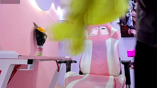 LiliJensen online show from March 9, 9:36 pm