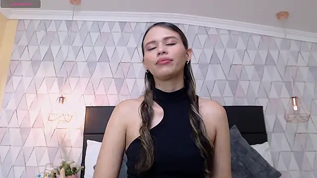 LiliJensen online show from October 6, 7:55 pm