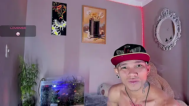 Snapshot of CRAZY-BOY99 chatting on November 25, 9:31 am CRAZY-BOY99 online show from November 25, 9:31 am