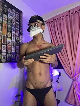 Snapshot of CRAZY-BOY99 chatting on February 15, 7:16 am CRAZY-BOY99 online show from February 15, 7:16 am