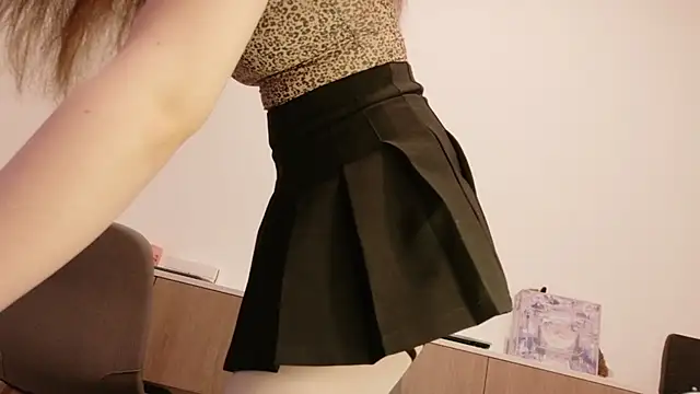 BeeBlossom online show from December 14, 2:44 pm