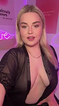 Snapshot of April_Vancee chatting on June 2, 6:32 pm April Vancee online show from June 2, 6:32 pm