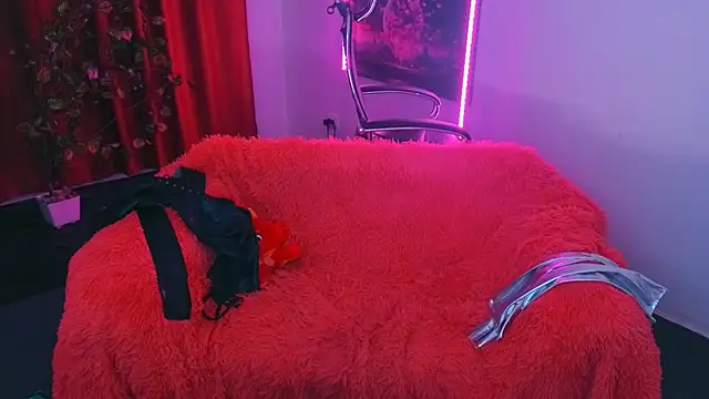 Miss Alice Silver online show from June 5, 8:47 pm