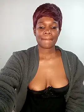 Snapshot of Missvixen81 chatting on May 10, 7:24 am Missvixen81 online show from May 10, 7:24 am