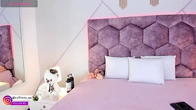 aurora collinss  online show from January 19, 12:42 pm