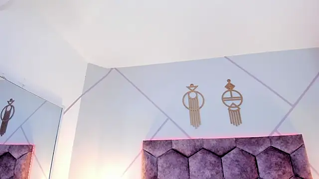 aurora collinss  online show from February 18, 12:45 pm