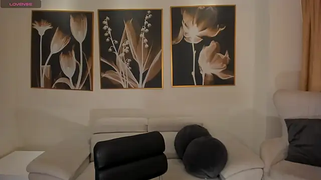 Snapshot of MaddisonCollins chatting on January 9, 8:54 pm MaddisonCollins online show from January 9, 8:54 pm