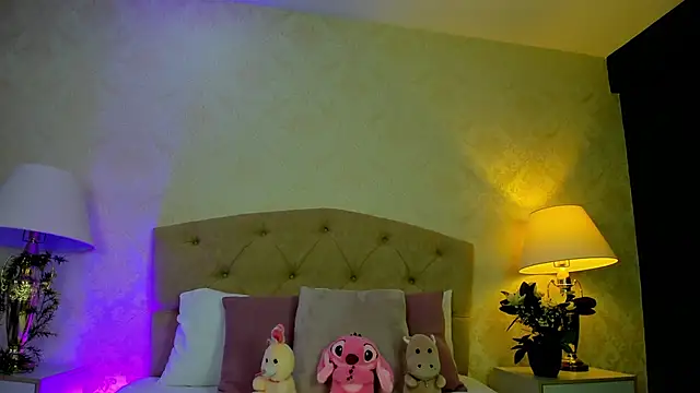Mia Montess online show from April 30, 12:44 pm