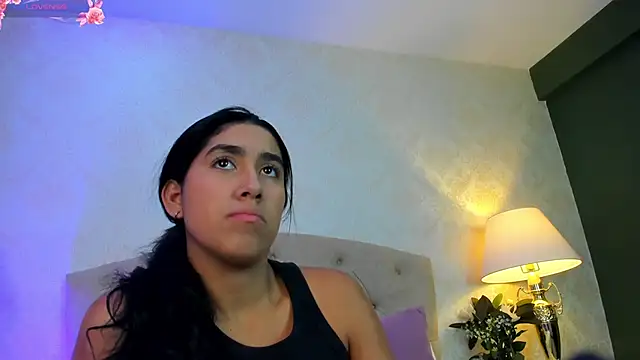 Snapshot of Mia_Montess chatting on June 6, 5:39 pm Mia Montess online show from June 6, 5:39 pm