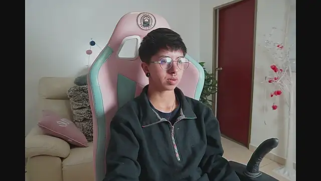 tommy blue online show from October 1, 3:29 pm