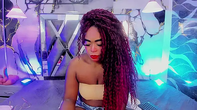 CandyMartinez  online show from June 15, 7:05 pm