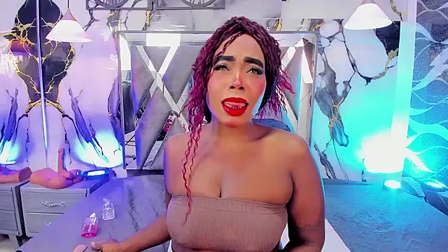 CandyMartinez  online show from July 28, 8:12 pm