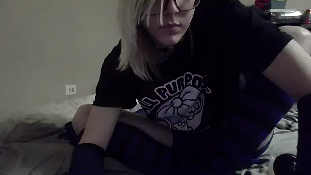Snapshot of amethystbunnyboy chatting on March 4, 10:49 pm amethystbunnyboy online show from March 4, 10:49 pm