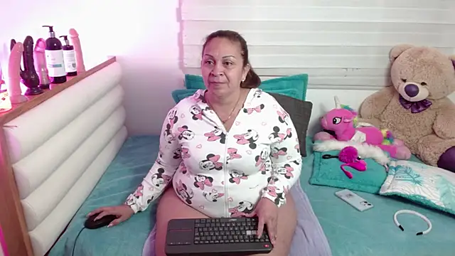 Snapshot of scarlettbooty chatting on May 23, 10:30 am scarlettbooty online show from May 23, 10:30 am